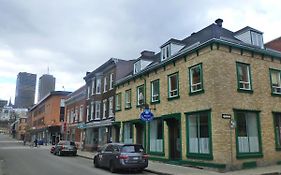 Globe-Trotter & Backpackers Hostel